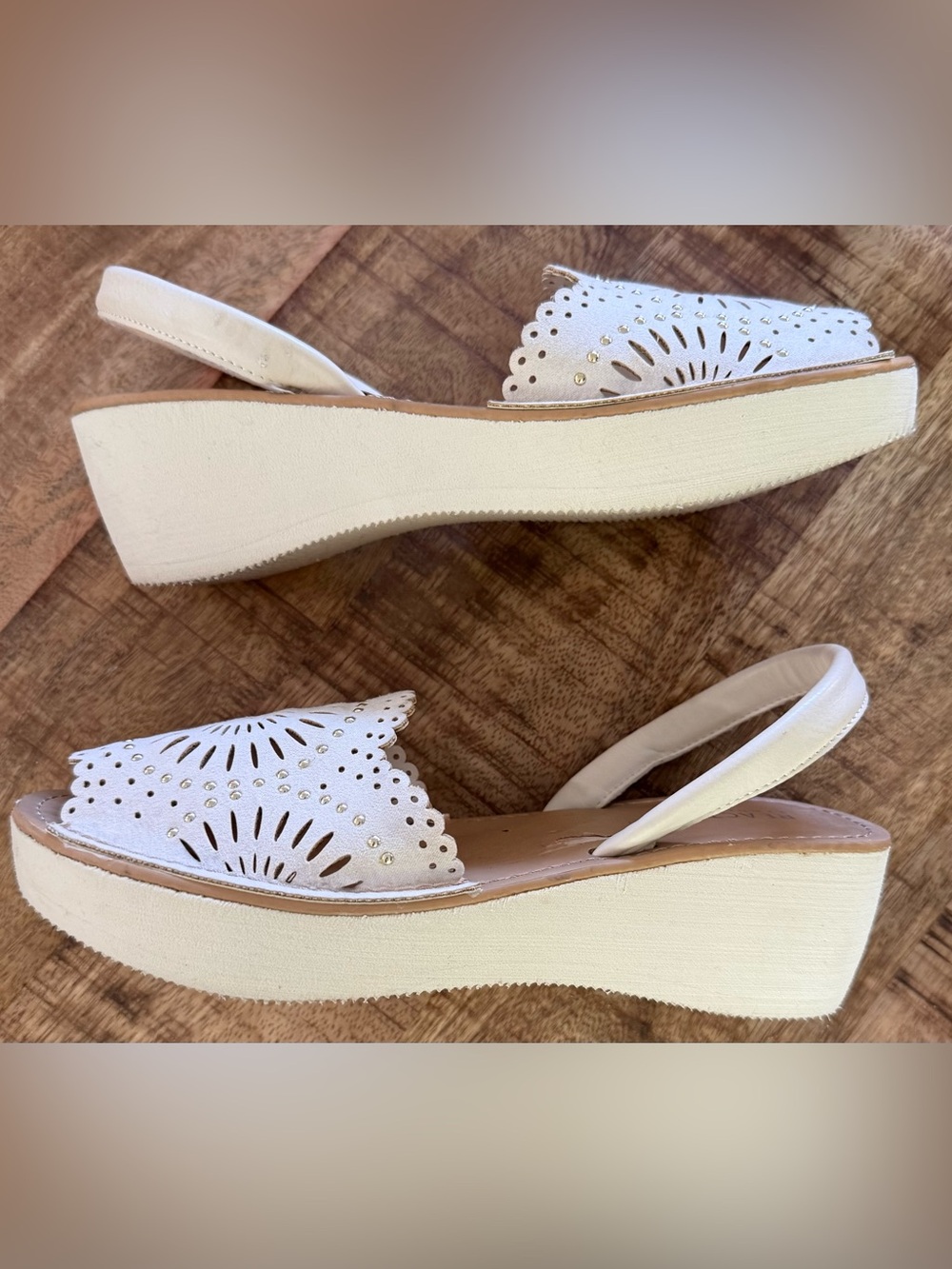 Reaction- Kenneth Cole Slingback Sandals